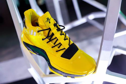 廣州SneakerCon驚現(xiàn)“神鞋”！球鞋愛好者上演排隊(duì)圍觀熱潮